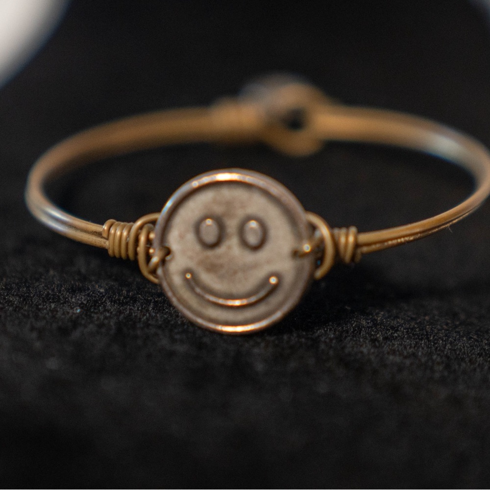 Alex and Ani Gold Smiley Face Wire Bangle